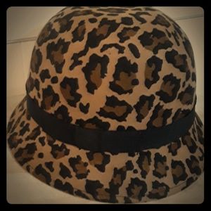 Leapord hat